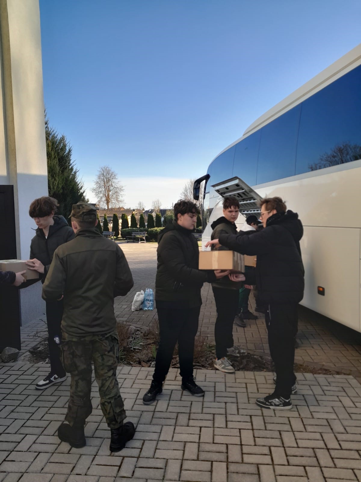 Wyjazd Wolontariuszy z ostrowskich szkół średnich w ramach akcji Paczka na Kresy