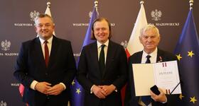 Pan Władysław Krzyżanowski – Honorowy Obywatel Miasta Ostrów Mazowiecka – został uhonorowany Dyplomem Uznania oraz Odznaką Honorową za Zasługi dla Samorządu Terytorialnego.